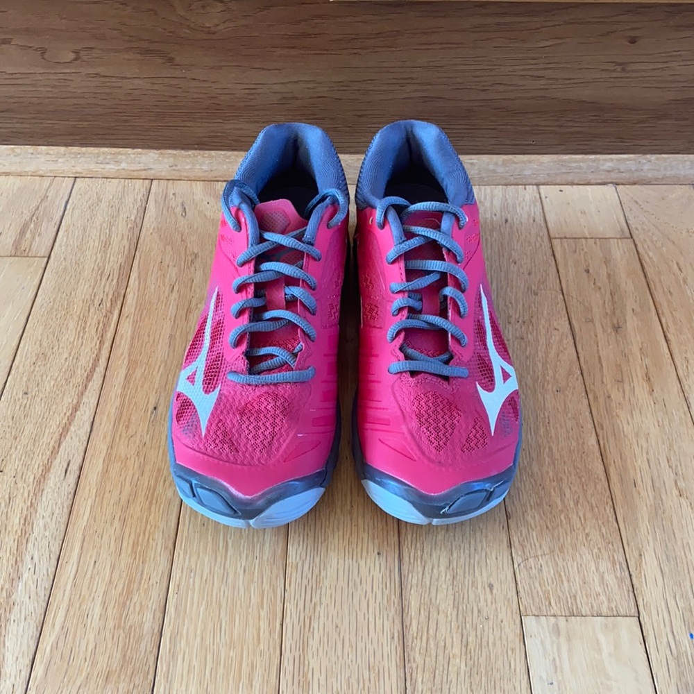 Mizuno wave shoes size 7.5